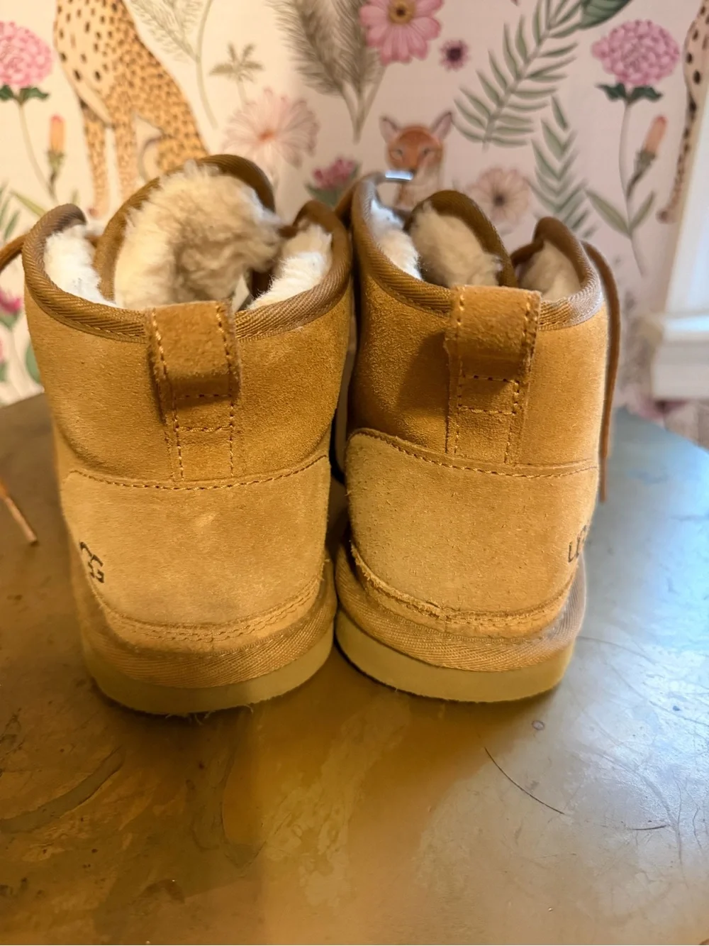 UGG Neumel boot, a chukka-style Women’s 8/ Men’s 7 Chestnut